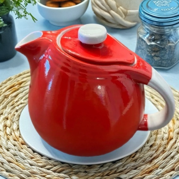 Vintage Hall's Superior Quality Kitchenware Ball Teapot Red Ceramic Made in USA - Picture 1 of 8